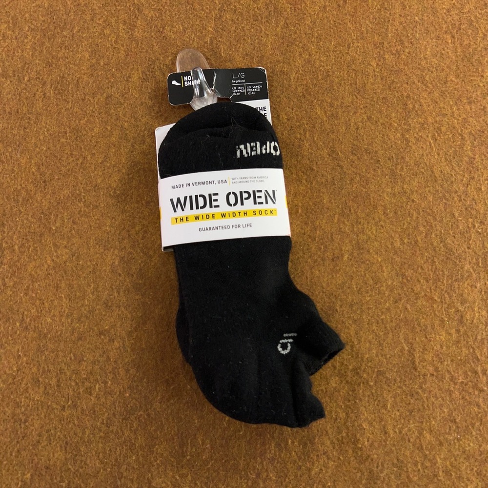 Wide Open Unisex Large Black Merino Wool Wide Width No Show Socks NWT